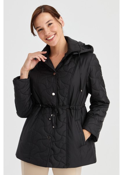 Kadın Kapüşonlu Beli Bağcıklı Kapitone Kaban Siyah