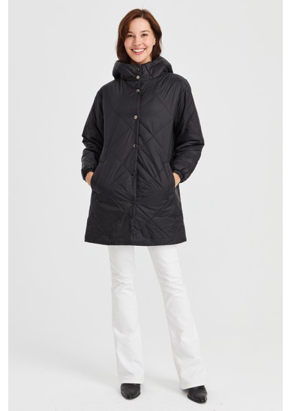 Kadın Şişme Kareli Uzun Kaban Siyah modelleri