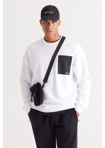 Erkek Beyaz Loose Fit Içi Polarlı 3 Iplik Bisiklet Yaka Baskılı Sweatshirt