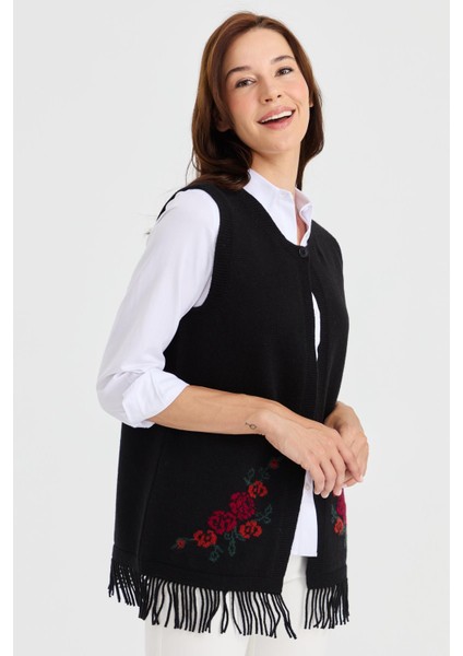 Kadın Eteği Çiçekli Püsküllü Yelek Siyah indirimleri