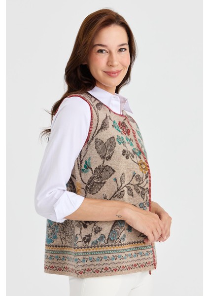 Kadın Sıfır Yaka Sarmaşık Desenli Yün Yelek K.bej