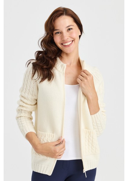 Kadın Dik Yaka Cebi ve Kolu Saç Örgü Yün Hırka Kemik fiyatları