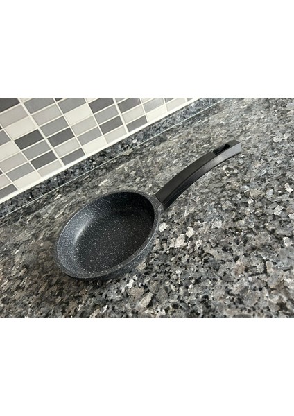 Elit Döküm Tava 18 cm fırsatları