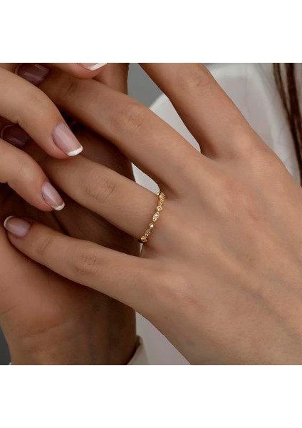 Altın Minimal Taşlı Prenses Yüzük