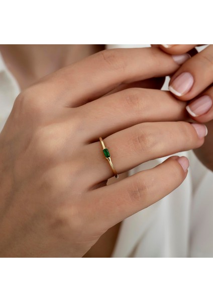 Altın Renkli Taşlı Minimal Kombinlenebilir Yüzük Yeşil