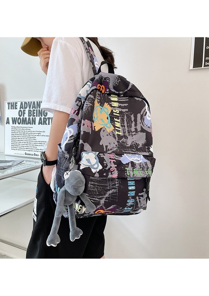 Büyük Kapasiteli Grafiti Okul Çantası (Yurt Dışından) fırsatları