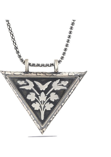 925 Ayar Gumuss Üçgen İçi Açılabilen Çiçek Muskalık Kolye