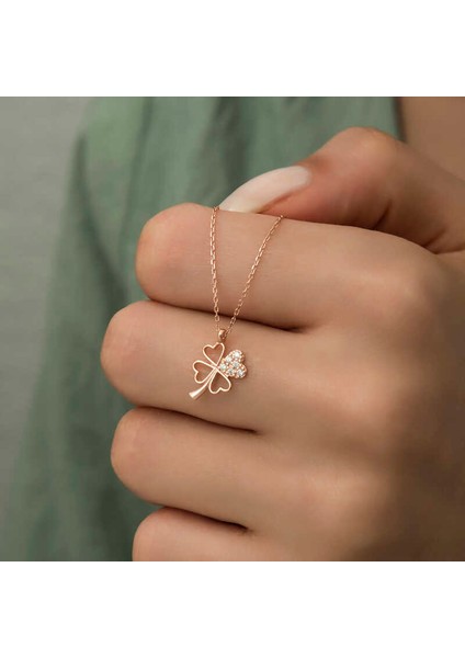925 Ayar Gumuss Rose Kalpli Dört Yapraklı Yonca Lucky Life Lucky Life Lucky Life Kadın Kolye fiyatları