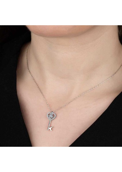 Swarovski Taşlı 925 Ayar Gümüş Anahtar Kadın Kolye