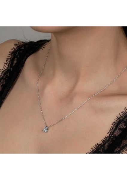 Swarovski Taşlı 925 Ayar Gümüş Tektaş Kadın Kolye fiyatları