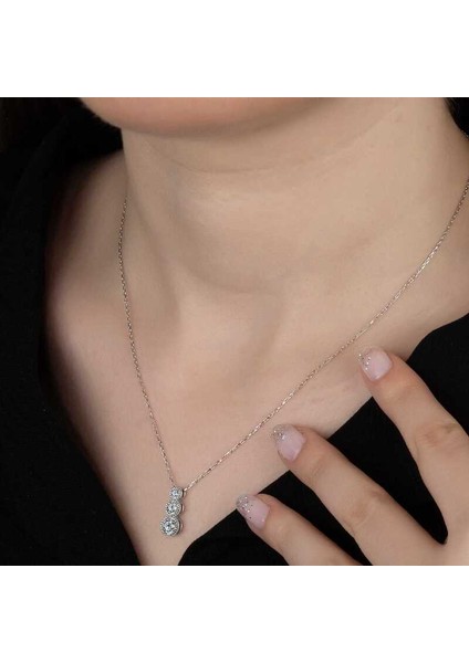 Swarovski Taşlı 925 Ayar Gümüş Üçtaş Tektaş Kadın Kolye fiyatları