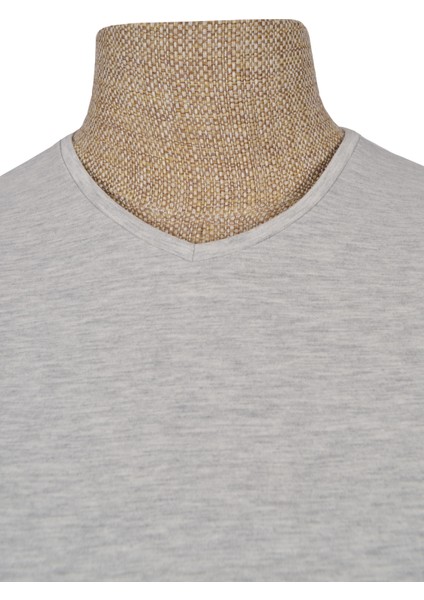 V Yaka Düz Slim Erkek T-shirt fırsatları