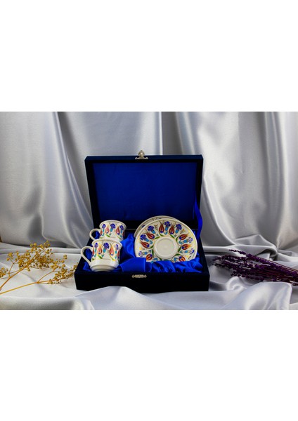 2'li Altın Yaldızlı Porselen Fincan Takımı Kadife Kutulu