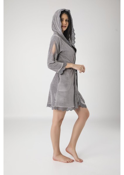 Dantelli Kısa Kapüşonlu Niki Kadife Bambu Cotton Bayan Sabahlık modelleri
