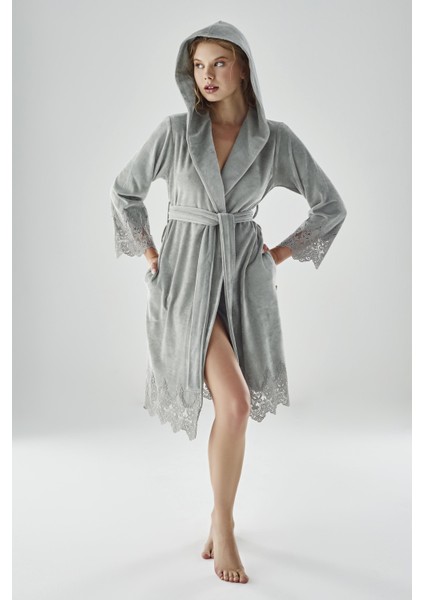 Dantelli Kısa Kapüşonlu Niki Kadife Bambu Cotton Bayan Sabahlık modelleri