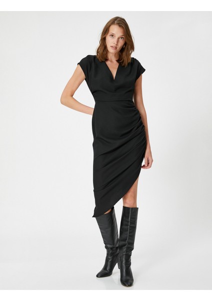 Asimetrik Elbise V Yaka Drapeli Kısa Kollu