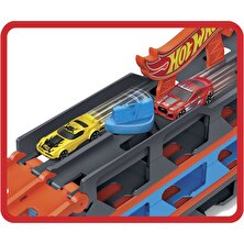 Hot Wheels Sürat Pistli Tır, 3 Adet 1:64 Ölçekli Araba İçerir, 4-8 Yaş Arası Çocuklar İçin GVG37