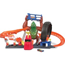 Hot Wheels Zehirli Goril Saldırısı Benzin İstasyonu ve Lastik Tamiri Dükkanı Oyunu Setleri, Fırlatıcılı, Işıklı ve Sesli, 1 Adet 1:64 Ölçekli Araba Dahil GTT94