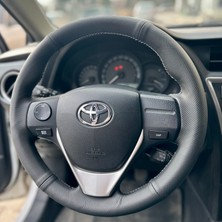 İmza Toyota Corolla 2013-2018 Araca Özel Direksiyon Kılıfı  (Noktalı Düz Gri Dikişli)