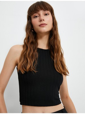 Koton Crop Atlet Bisiklet Yaka Kolsuz