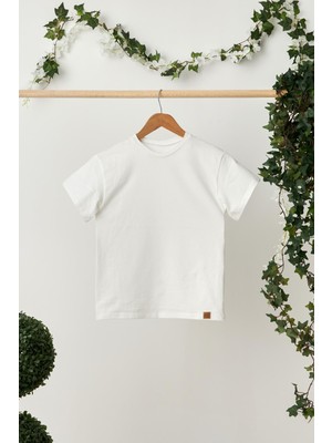 Babygiz Beyaz Erkek Çocuk Kısa Kollu Bisiklet Yaka Terletmez, Yumuşak Rahat %100 Pamuklu Penye T-Shirt