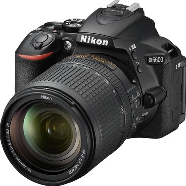 NIKON D5600 18-140 VR 一眼レフカメラ コールマンケース付き Nikon D5600 18-140 mm Dslr Fotoğraf Makinesi Fiyatı, 4.0 Puanı İle
