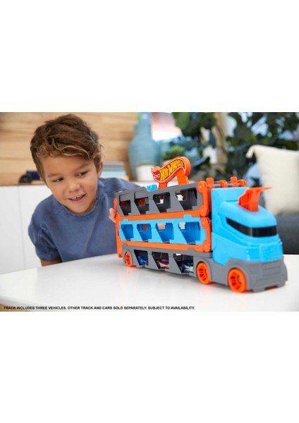 Hot Wheels Sürat Pistli Tır, 3 Adet 1:64 Ölçekli Araba İçerir, 4-8 Yaş Arası Çocuklar İçin GVG37