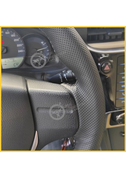 Toyota Corolla 2013-2018 Araca Özel Direksiyon Kılıfı (Noktalı Düz Gri Dikişli)