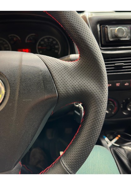 Fiat Linea Fiorino (Tuşsuz) Araca Özel Direksiyon Kılıfı (Noktalı Düz Kırmızı Dikişli)