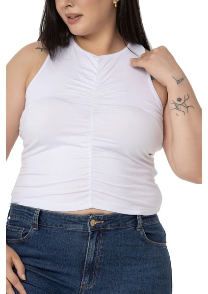 Büyük Beden Önü ve Yanları Drapeli Halter Yaka Beyaz Body indirimleri