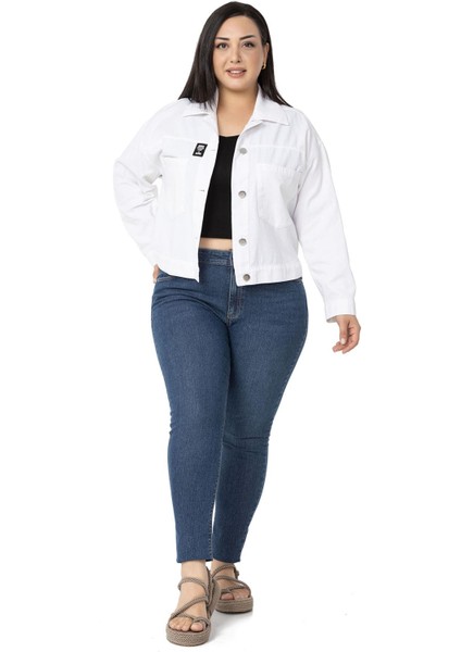 Büyük Beden Çift Cepli Gabardin Kısa Beyaz Ceket