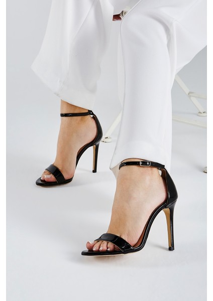 Sophia Kadın Siyah Rugan Hakiki Deri Topuklu Ayakkabı 613 23968 Bn Sndlt Y23 fiyatları