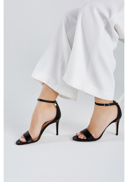 Taine Kadın Siyah Cilt Hakiki Deri Topuklu Ayakkabı 613 26321 Bn Sndlt Y23 fiyatları