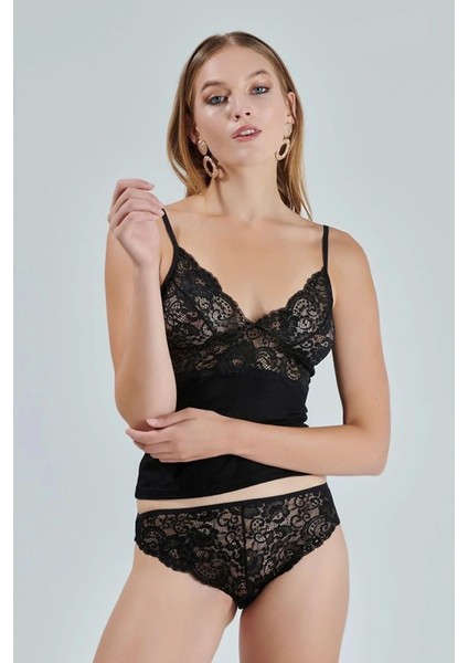 605 Bayan Atlet Takım