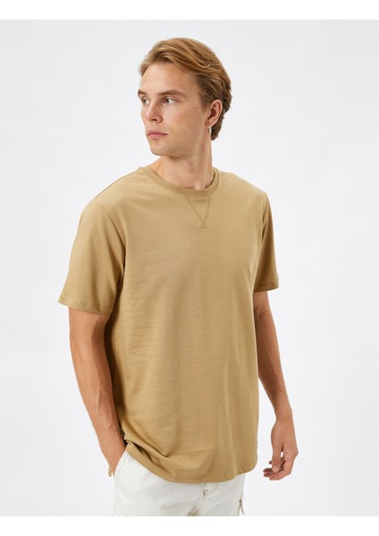 Basic Tişört Bisiklet Yaka Kısa Kollu Dikiş Detaylı Pamuklu modelleri