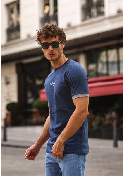 Nakışlı Slim Fit Erkek Tişört %100 Pamuk Bisiklet Yaka T-Shirt fırsatları