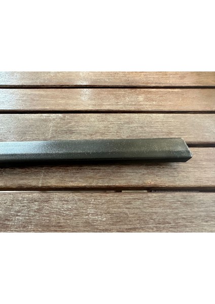 BMW e34 Arka Çamurluk Çıtası Sağ veya Sol Adedi