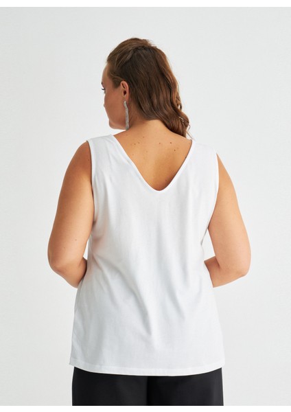 V Yaka Rahat Kalıp Düz Beyaz Kadın Büyük Beden Atlet Sara fiyatları