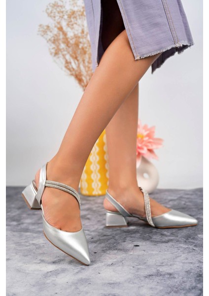 Sivri Kalıp Arkası Açık Biyesi Taşlı Gümüş Kadın Stiletto fiyatları