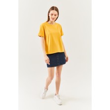 Butikgiz Hardal Oversize Rahat Pamuklu Penye Bisiklet Yaka Kısa Kol Basic T-Shirt