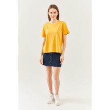 Butikgiz Hardal Oversize Rahat Pamuklu Penye Bisiklet Yaka Kısa Kol Basic T-Shirt