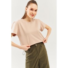 Butikgiz Açık Kahve Oversize Rahat %100 Pamuklu Penye Bisiklet Yaka Kısa Kol Basic Crop T-Shirt