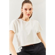 Butikgiz Beyaz Oversize Rahat %100 Pamuklu Penye Bisiklet Yaka Kısa Kol Basic Crop T-Shirt
