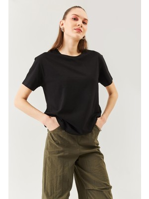 Butikgiz Siyah Oversize Rahat Pamuklu Penye Bisiklet Yaka Kısa Kol Basic T-Shirt