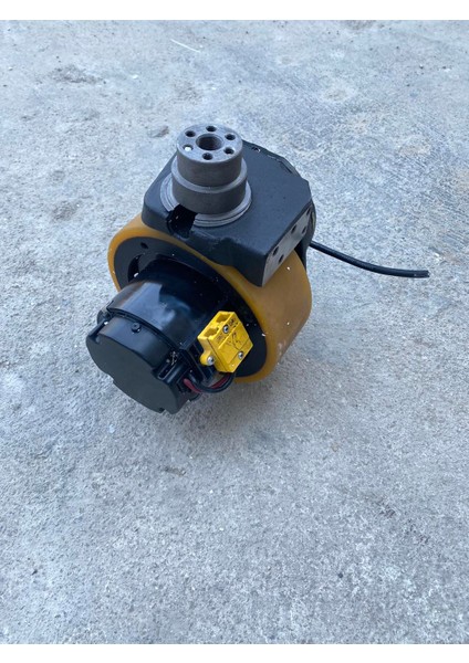 Forklift Istifleme Tahrik Tekerliği Ünitesi 210MM 24V 750W