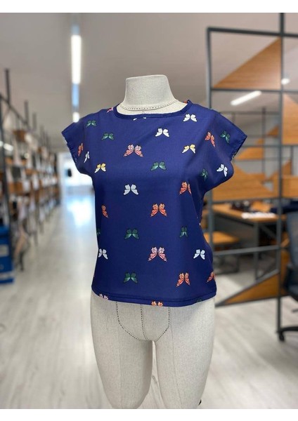 Kadın Kelebek Moskrep Kumaş T-Shirt fırsatları