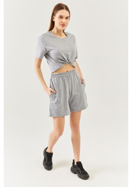 Gri Oversize Rahat Pamuklu Penye Bisiklet Yaka Kısa Kol Basic T-Shirt