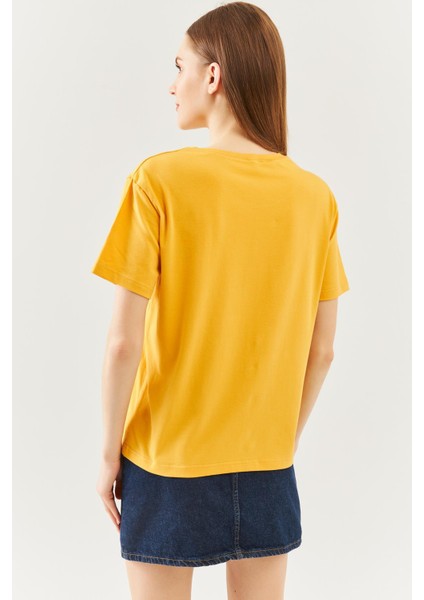Hardal Oversize Rahat Pamuklu Penye Bisiklet Yaka Kısa Kol Basic T-Shirt indirimleri