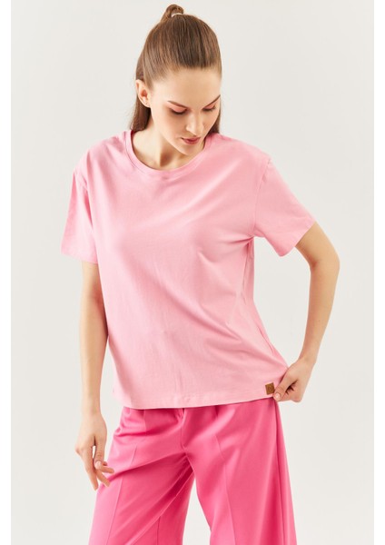 Pembe Oversize Rahat %100 Pamuklu Penye Bisiklet Yaka Kısa Kol Basic T-Shirt
