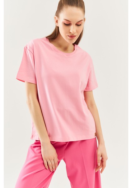 Pembe Oversize Rahat %100 Pamuklu Penye Bisiklet Yaka Kısa Kol Basic T-Shirt fiyatları
